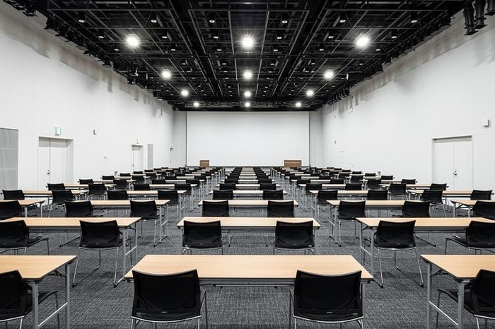 会場となる広々としたイベントホール