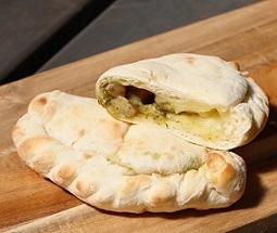 バジルチキンピザ