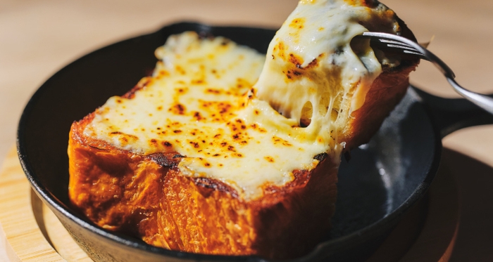 とろーりチーズの厚切りデニッシュ