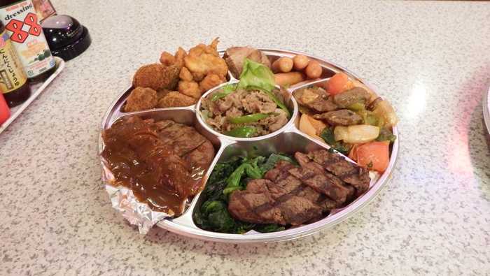 ◆肉盛り3,000円(税込 3,240円)        4~6名様におススメ