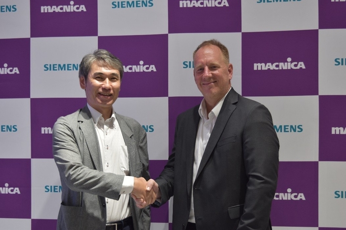 （写真左から）株式会社マクニカ　アルティマ カンパニー バイスプレジデント 沢田 和幸 シーメンス株式会社 デジタル専務執行役員 デジタルインダストリーズヘッド トビアス・ラング氏