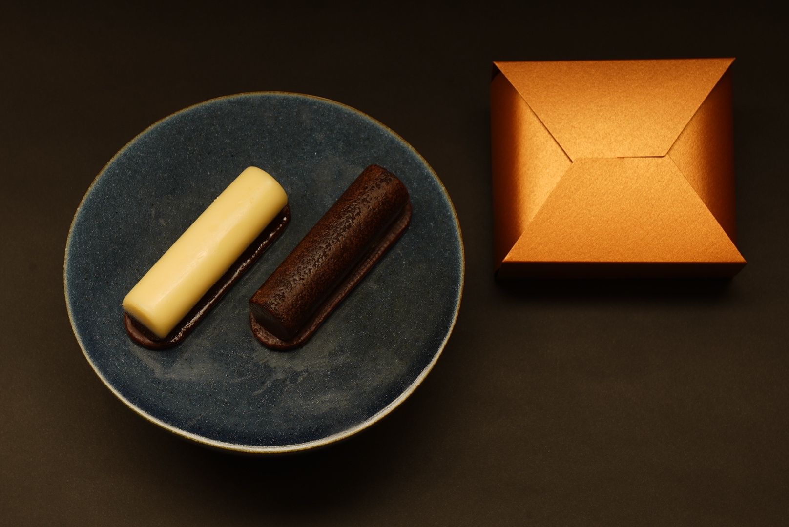 ミニテリーヌ(左:コーヒー、右:ショコラ)