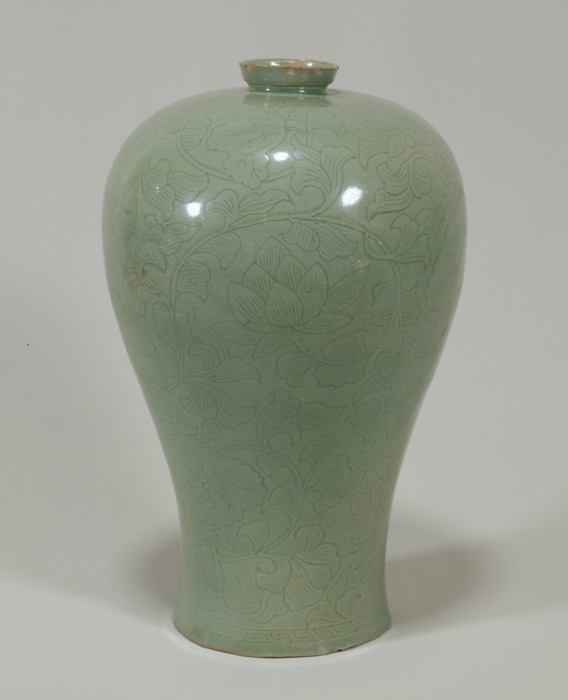 画像9 青磁蓮唐草文瓶