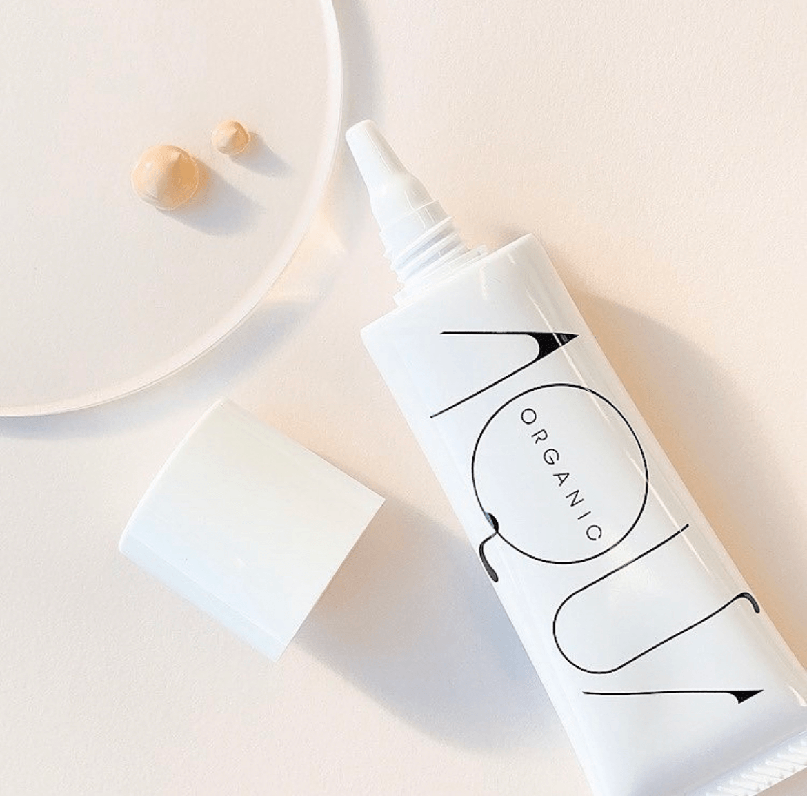 オーガニックモイストメイクアップベース  2,860円(税込)