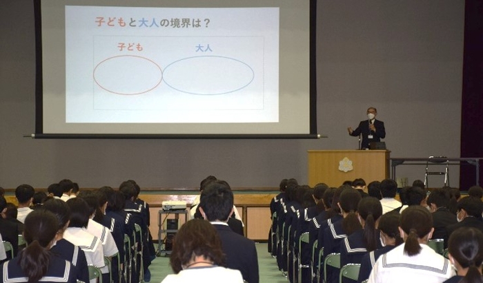 令和4年(2022年)に実施した出張講義の様子