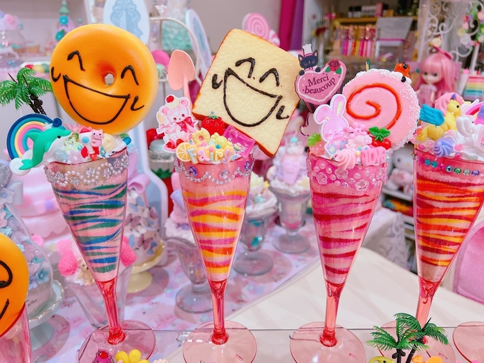 カラーサンドアートのパフェ作り by Angelica Baby