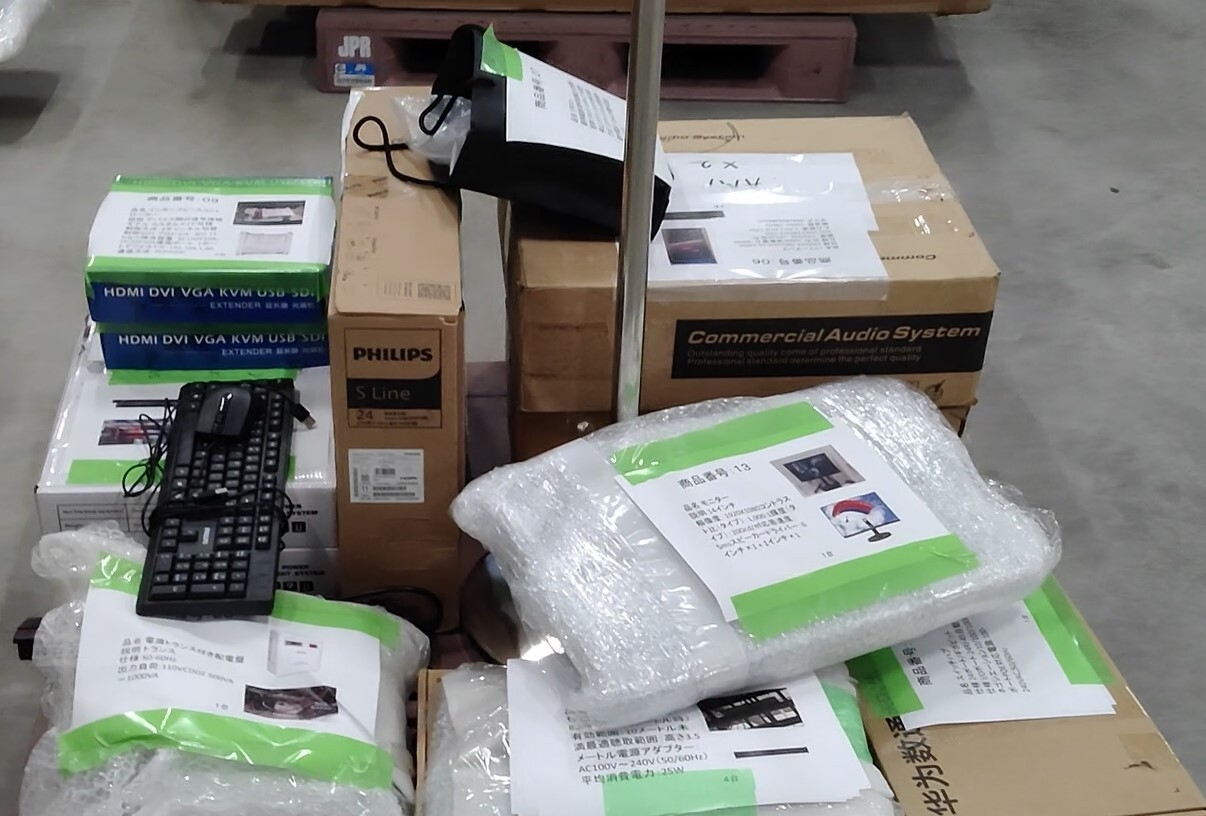 寄贈品実物(様々)