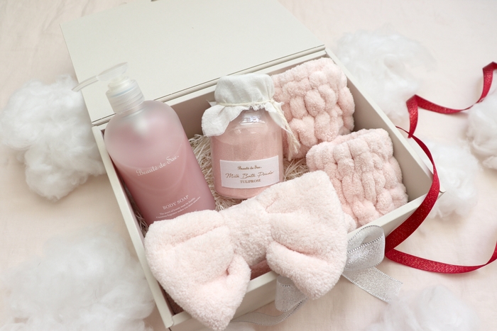 ボディソープとヘアバンド、リストバンド