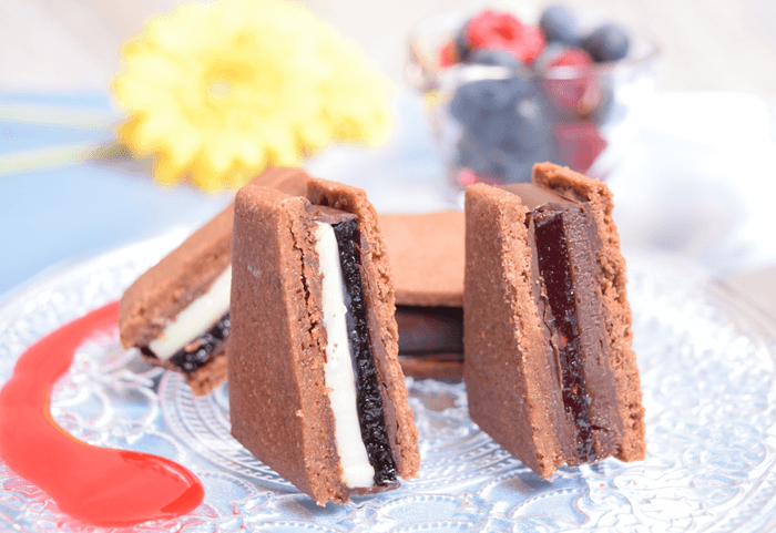 GAKUチョコレートサンド 信州ブルーベリー(左)、信州ラズベリー(右):各380円(税込)