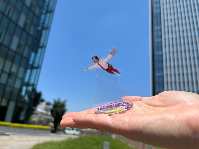 【はぴエネ！公式グッズ】空飛ぶフライングでんじろう