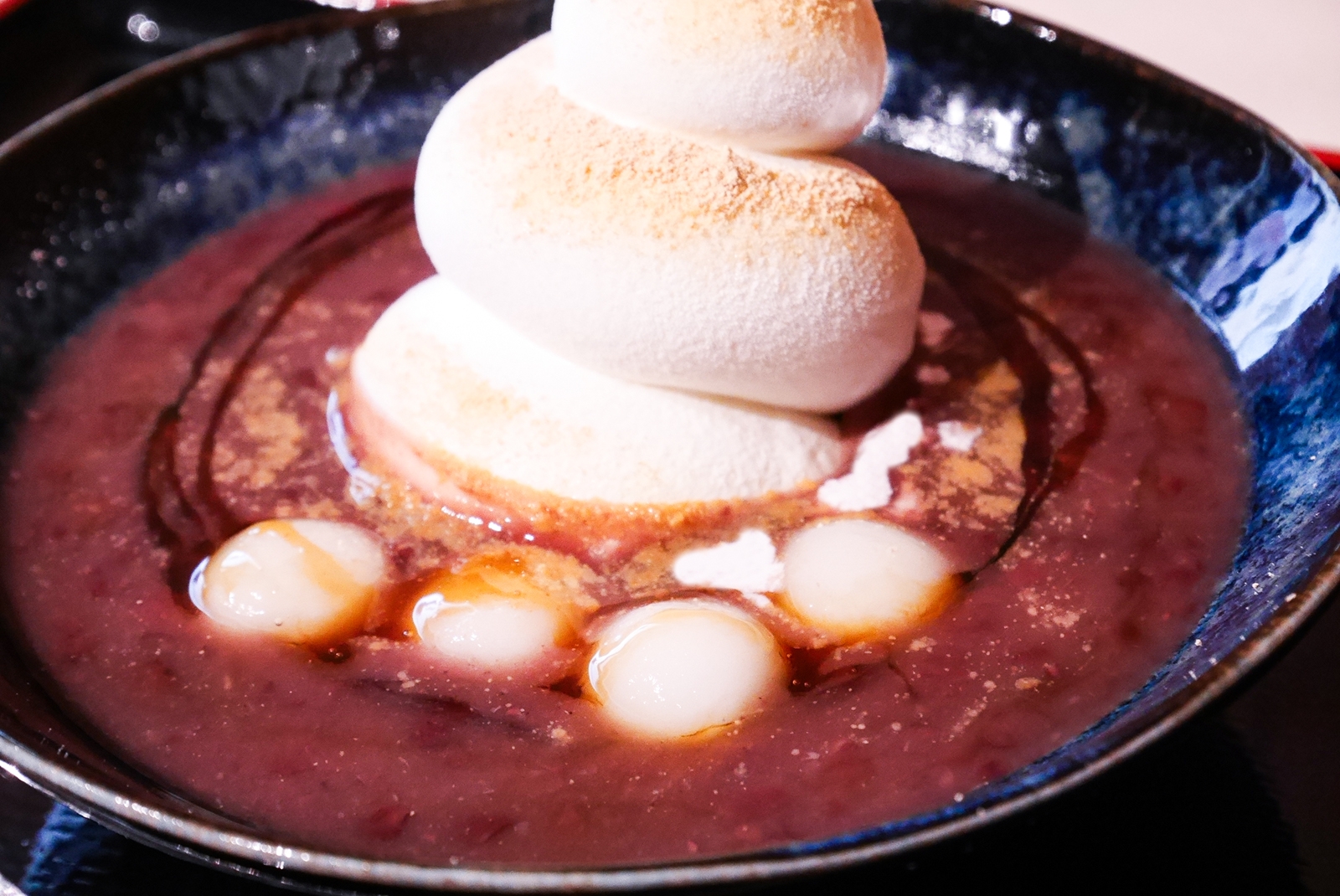 あなたはソフトクリームをそのまま食べたい派? あんこと混ぜたい派?