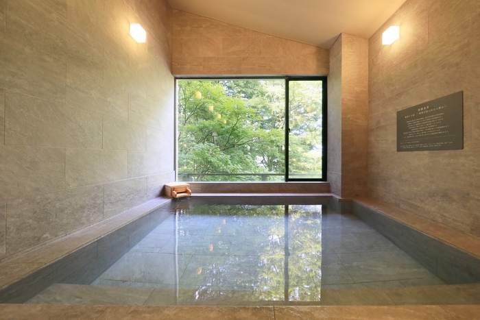 大涌谷と早雲山からの混合泉の塩化物泉を堪能できる<大浴場>