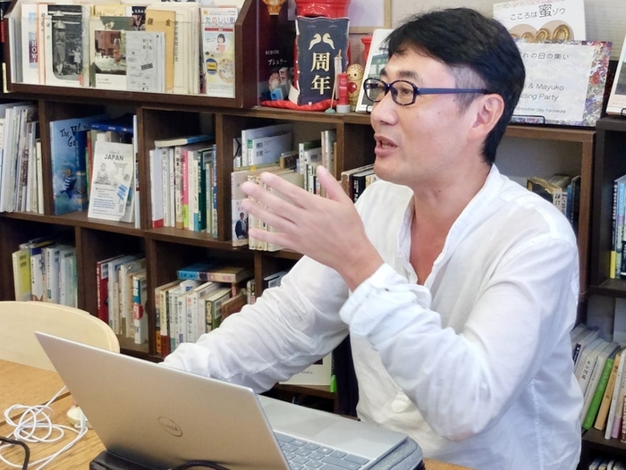 デス活主宰者の吉田英史は、ふだんは公認心理師として心理に関する支援をしていますが、デス活もその活動の一環として位置づけています。