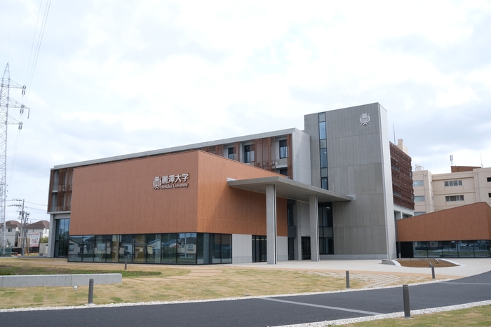 締結式会場　麗澤大学校舎「さつき」