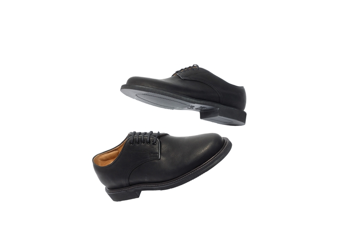 通常の革靴に比べ30%も軽量