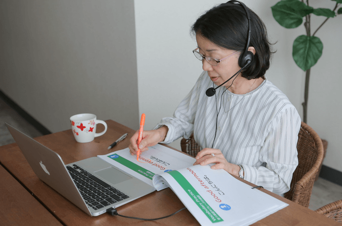 「QQ脳トレ英語」の受講をする様子