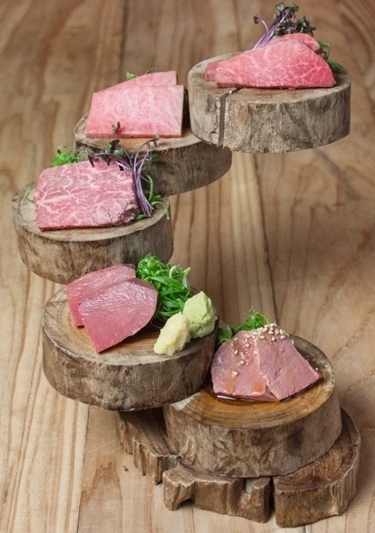 焼肉寿司/牛肉刺し5種盛り2人前1,780円