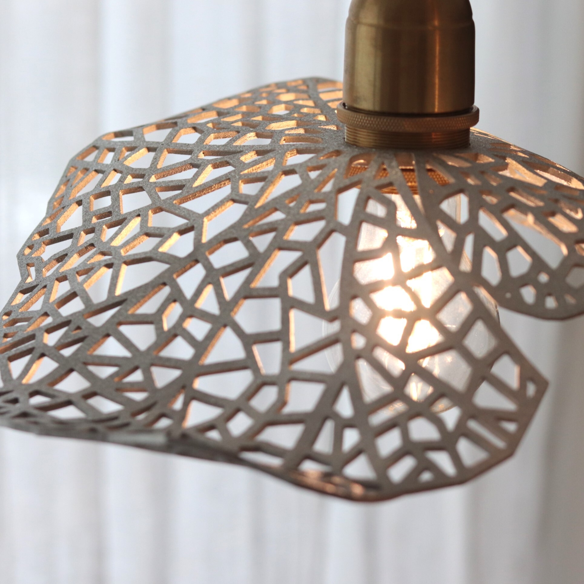 錫のペンダントライト 葉3