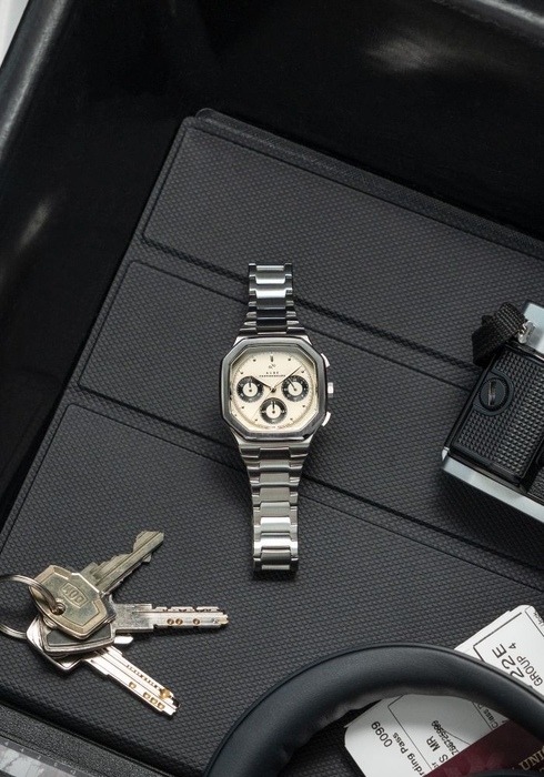 Off White & Black：ラグスポスタイル