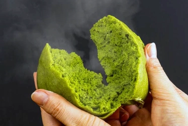 なんば駅前にオーガニック抹茶がテーマの新店を7/15(火)オープン 　ふわもち食感がたまらない 新・食べ歩きグルメが登場