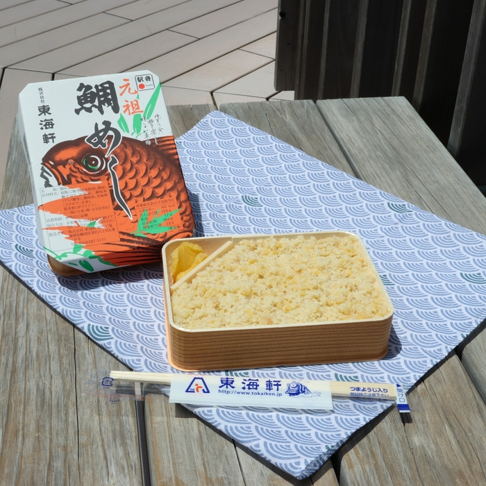 東海軒の元祖鯛めし