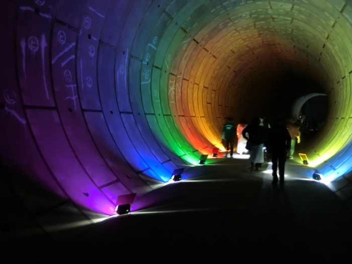 トンネル内における光の演出（公園協会の取組）