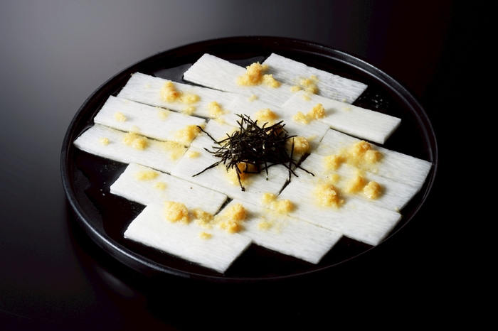 道産長芋と山ワサビのカルパッチョ風～昆布出汁漬け～　