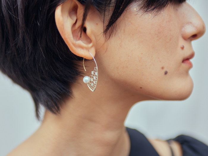 フィレンツェ彫り 蜂の巣ピアス 242,000円