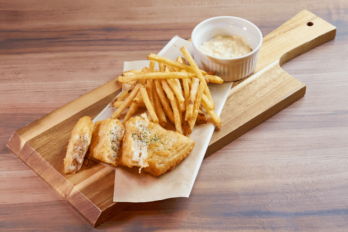 フィッシュ＆チップス　990円（税込）