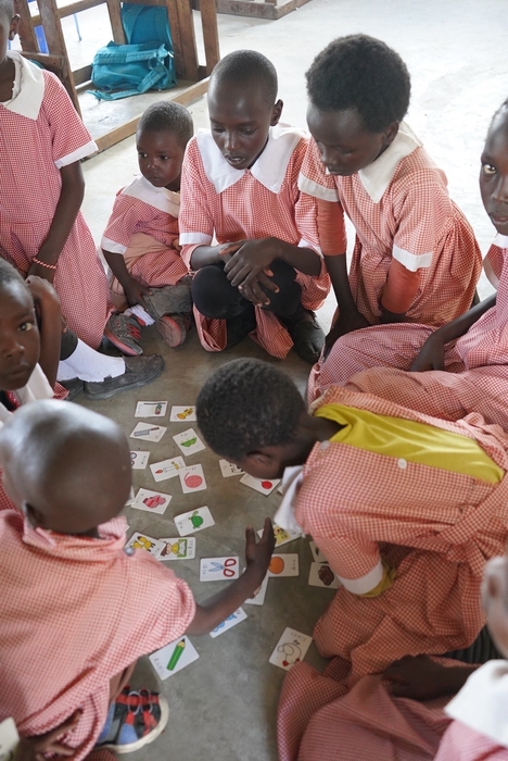 子ども達とカルタあそび
