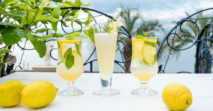 ▲島レモネード（左）、レモンスムージー（中央）、島レモンスカッシュ（右）