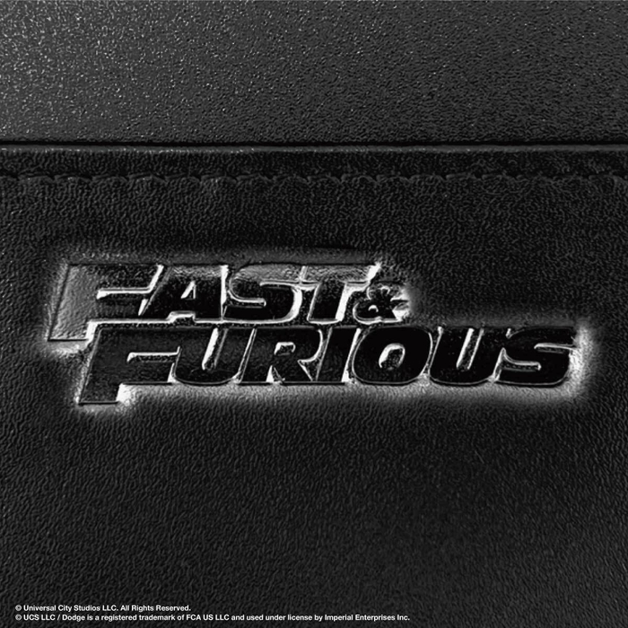 内側のロゴ型押し