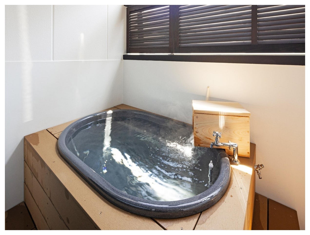 (右)客室露天風呂