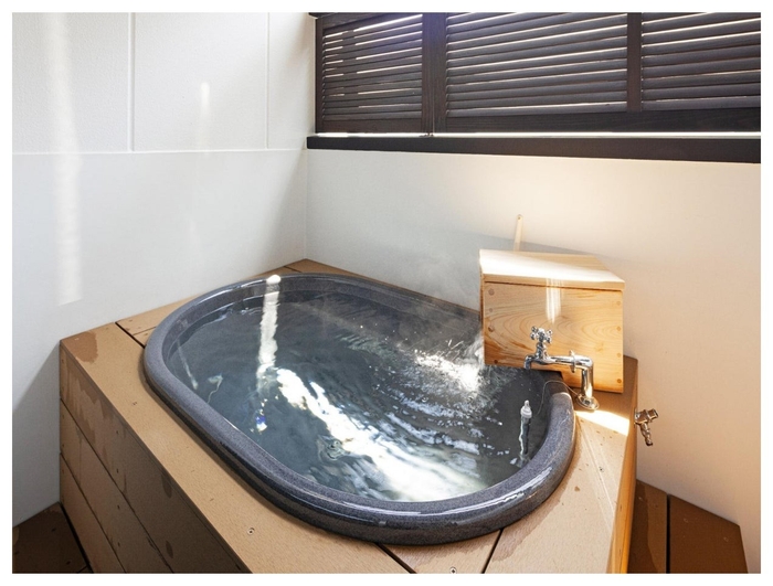 (右)客室露天風呂