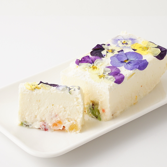 下の層はドライフルーツが入っています