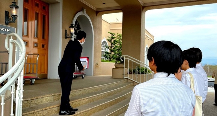令和5年(2023年)9月に行われたリゾートトラスト「エクシブ琵琶湖」での事前研修の様子
