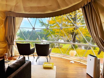 秋の日光を満喫！紅葉とハロウィン装飾を楽しむグランピング 　「ブリリアントヴィレッジ日光」秋の紅葉プラン販売開始！