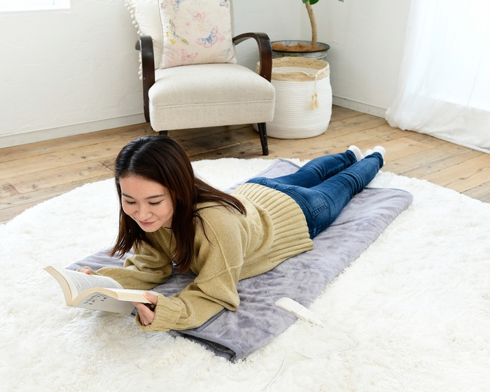 床に敷いて「敷毛布」として使用可能