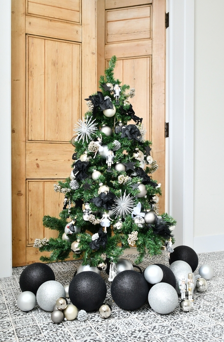 シルバー&ブラックツリー