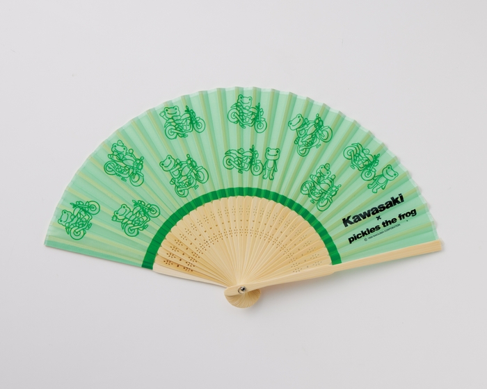 ●カワサキ×かえるのピクルス 扇子 ¥2,750(税込)/全長約21㎝