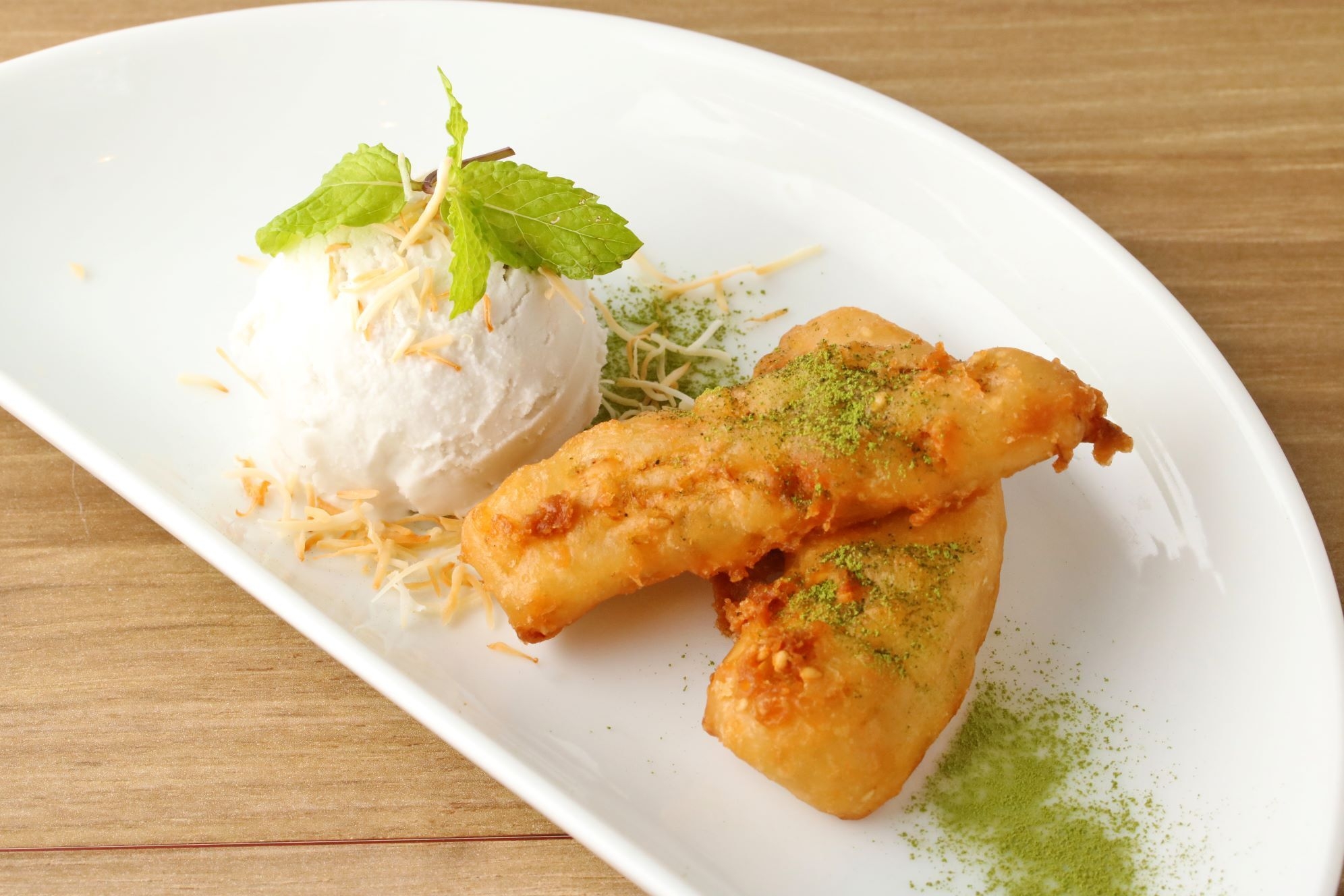 クルアイ・トード/揚げバナナ ココナッツアイス添え