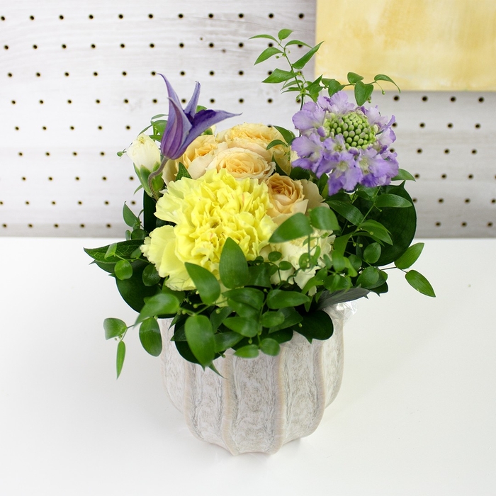 アレンジメントー優ー S 【サイズ】H23/φ14㎝ 5,500 円(税込)