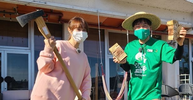 ママが真っ二つに割ったよ!ヤッタネ!