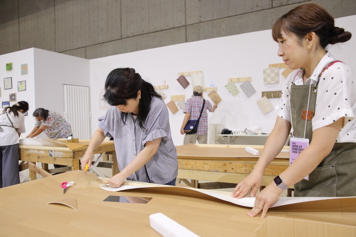 クッションフロア貼り体験