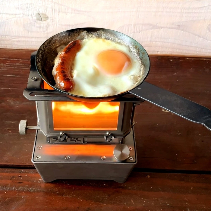 直火調理も可能。コンパクトながら本格的な料理を楽しめる