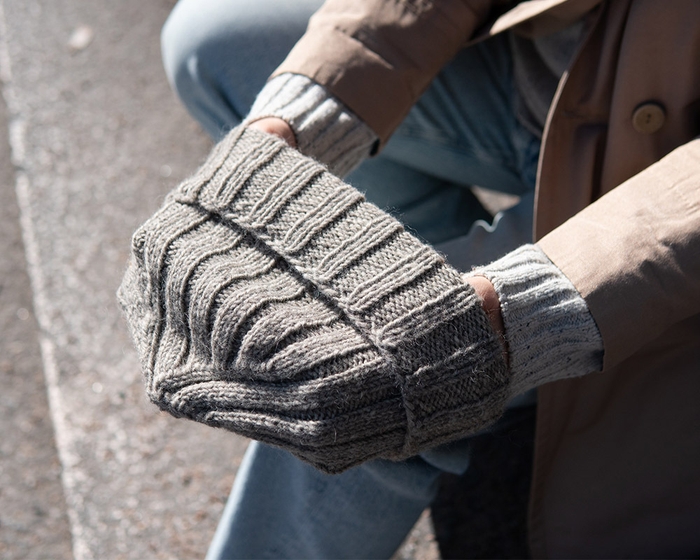 ストレッチ性のある編みで着用感と保温性を両立