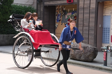 浅草の風物詩「人力車」×国民的アイス「チョコモナカジャンボ」が コラボレーションしたイベントを 5月26日(月)～30日(金)の5日間限定で開催！ 浅草の街を巡る特別な体験を提供