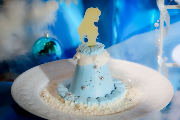 アシェットデセールの スノープリンセスドレスケーキ イメージ