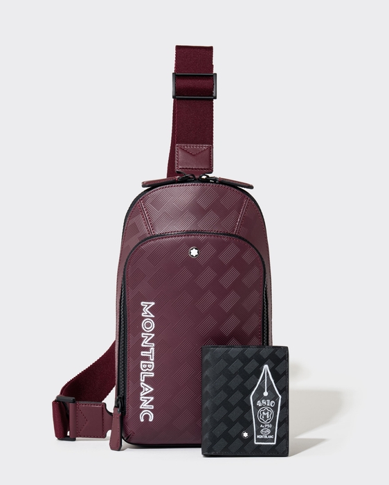 新作のスリングバッグにもイラストをあしらうことができます