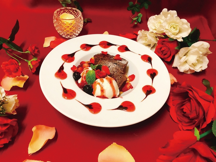 Rose at midnight 闇夜の深淵に生きる薔薇